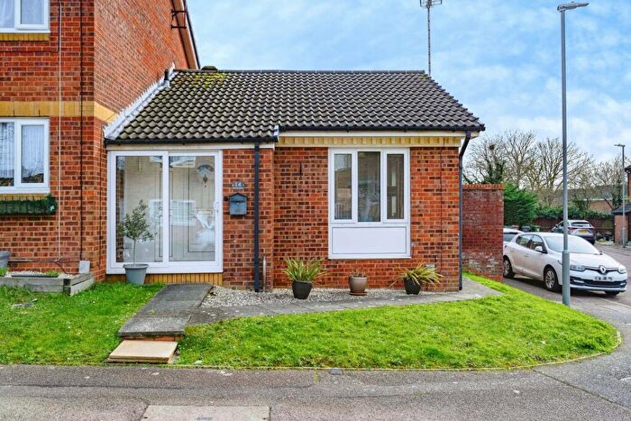1 Bedroom Bungalow For Sale In Penda Close, Luton, Bedfordshire, LU3