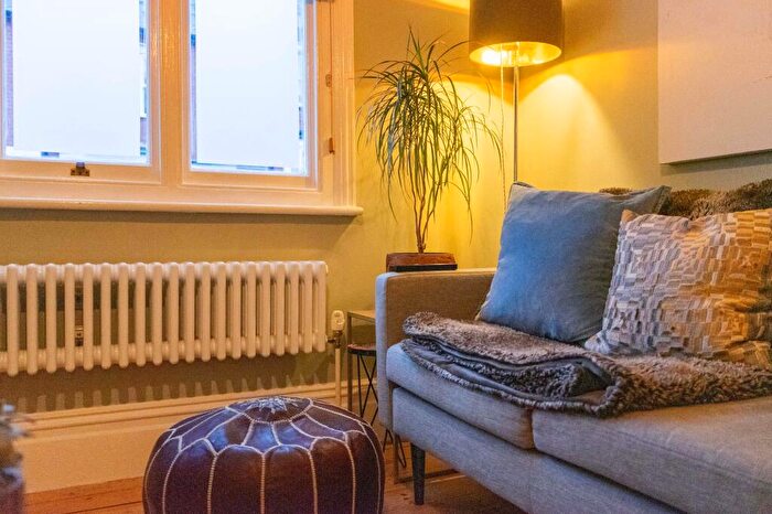 3 Bedroom Terraced House For Sale In Adderley Road, Clarendon Park, Leicester, LE2