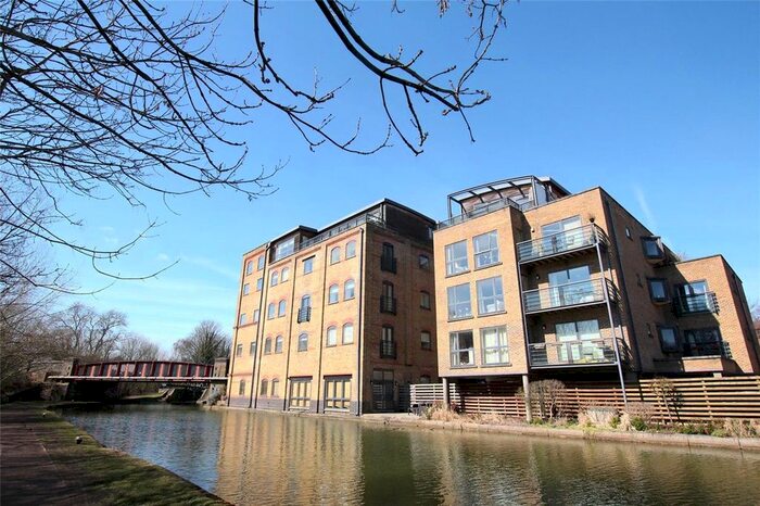 2 Bedroom Flat To Rent In Lower Kings Road, Berkhamsted, HP4