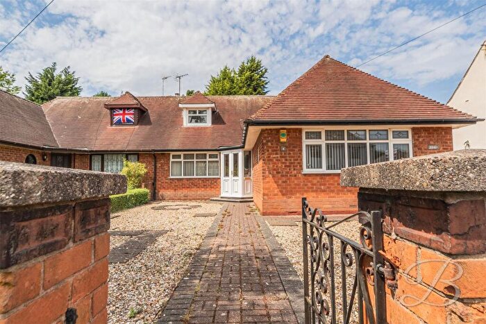 4 Bedroom Semi-Detached Bungalow For Sale In Thorn Avenue, Mansfield, NG19