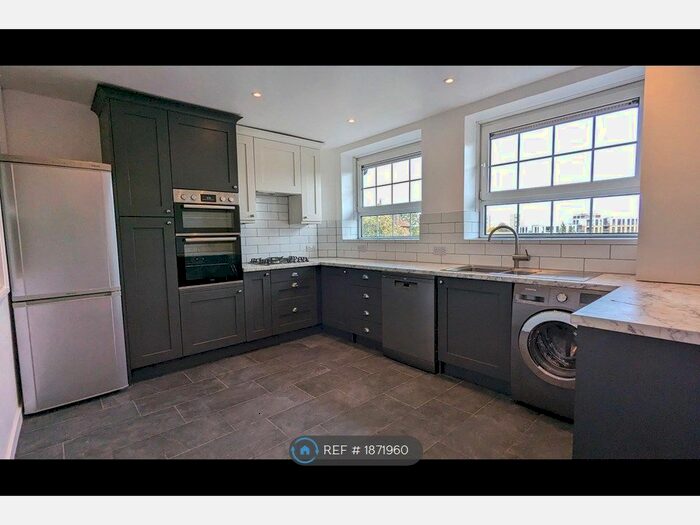 2 Bedroom Flat To Rent In Gosling Way, London, SW9