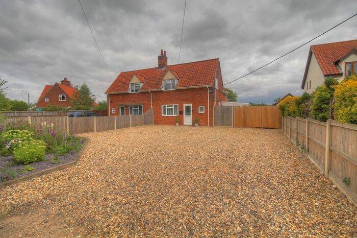 3 Bedroom Semi-Detached House For Sale In Chapel Road, Morley St. Botolph, Wymondham, NR18