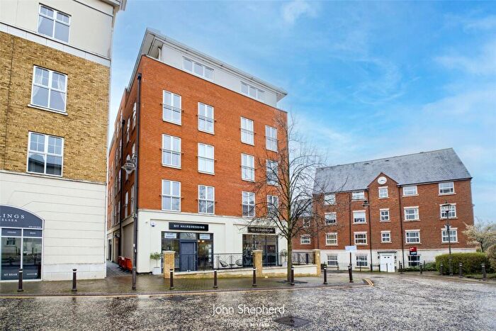 2 Bedroom Flat To Rent In Waterside, Shirley, Solihull, West Midlands, B90