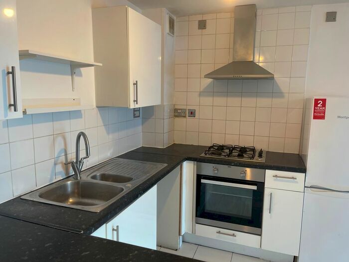 2 Bedroom Flat To Rent In Sumner Road, London, SE15
