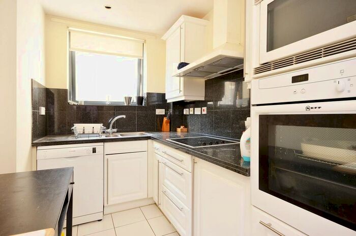 1 Bedroom Flat To Rent In Ebury Bridge Road, Chelsea, London, SW1W
