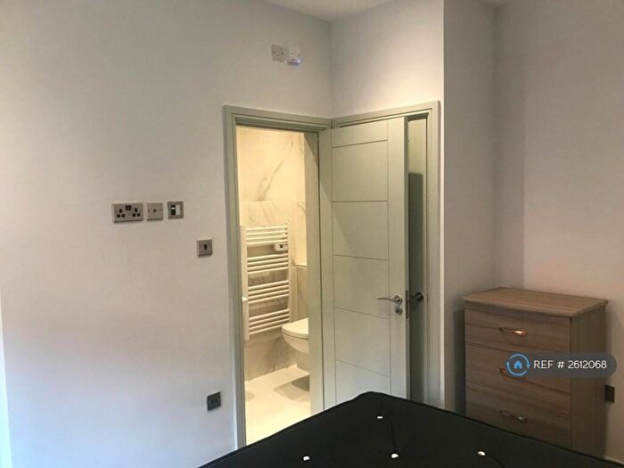 1 Bedroom Flat To Rent In Market Street, Stourbridge, DY8