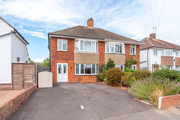 3 Bedroom Semi-Detached House For Sale In Oak Avenue, Chichester, PO19