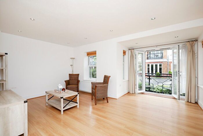 2 Bedroom Flat For Sale In Holford Way, Putney, London, SW15