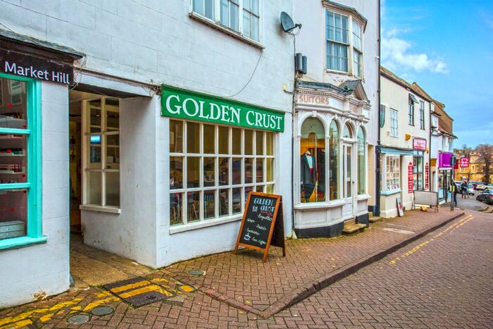 2 Bedroom Flat To Rent In Market Hill, Buckingham, MK18