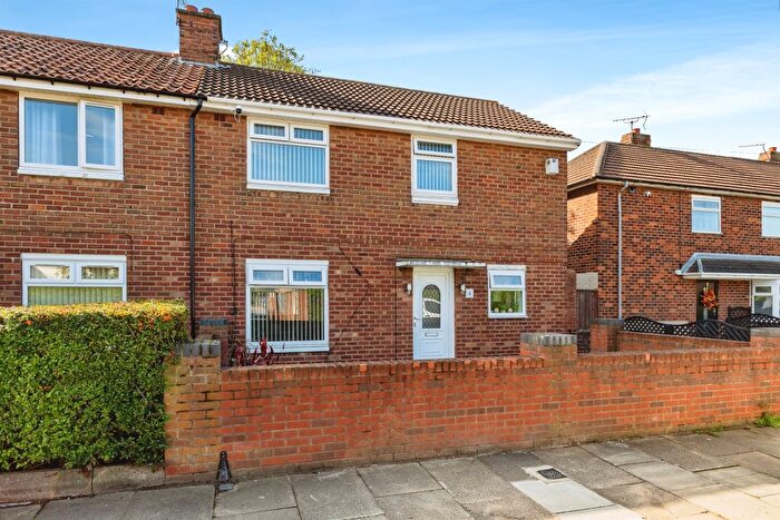 3 Bedroom Semi-detached House For Sale In Chantry Close, Middlesbrough, TS3