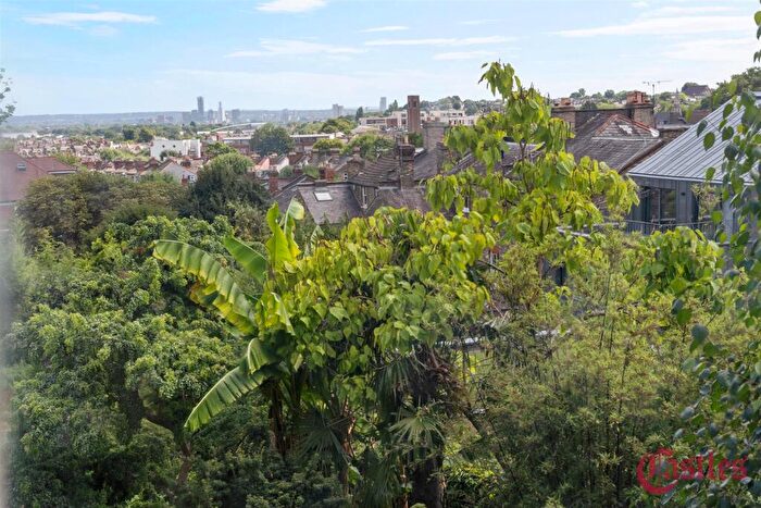 1 Bedroom Flat For Sale In Coolhurst Road, N8