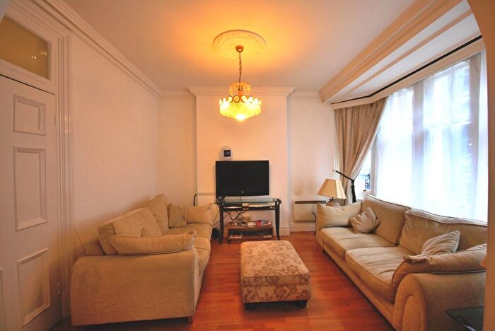 2 Bedroom Flat To Rent In Duke Street Mansions, Duke Street, London, W1K