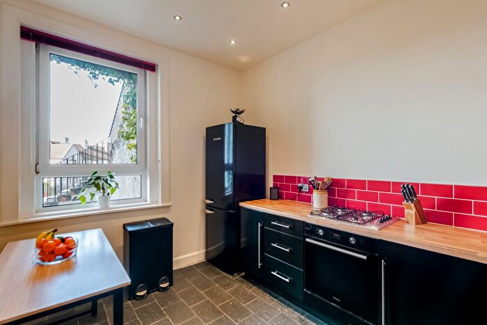 1 Bedroom Flat For Sale In Victoria Terrace, Dunfermline, KY12