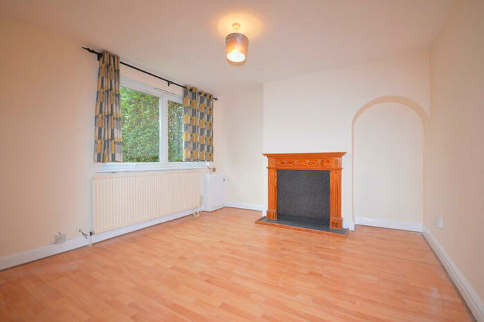 3 Bedroom House To Rent In Priory Road, Wellingborough, NN8