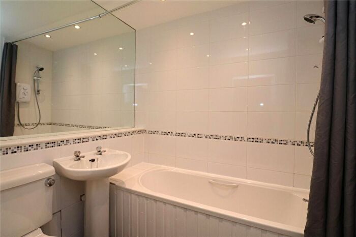 2 Bedroom Apartment To Rent In Fergus Drive, North Kelvinside, Glasgow, G20