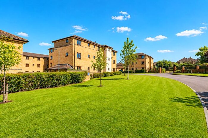 2 Bedroom Flat For Sale In Marine Court, Milton Keynes, MK6