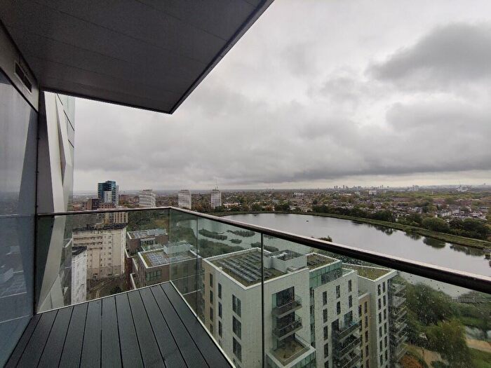 2 Bedroom Flat To Rent In Devan Grove, London, N4