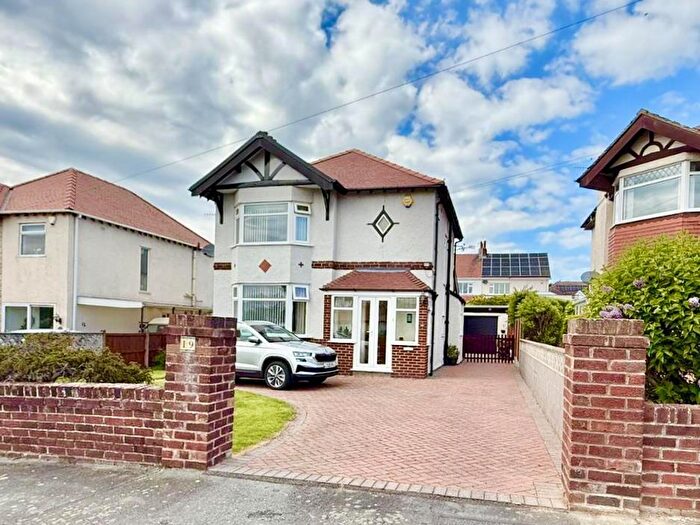 3 Bedroom Detached House For Sale In St. Georges Drive, Deganwy, Conwy, LL31