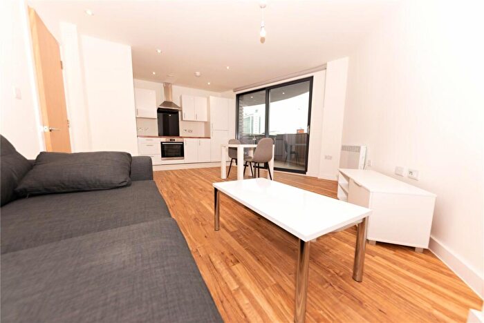 2 Bedroom Flat To Rent In Manchester Waters, Pomona Strand, Old Trafford, Manchester, M16