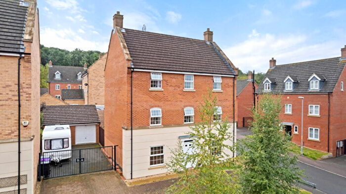 6 Bedroom Detached House For Sale In A Superb Family Home On Littleover Way In Grantham, NG31