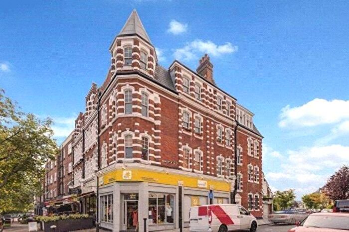 2 Bedroom Apartment For Sale In Haverstock Hill, Belsize Park, London, NW3