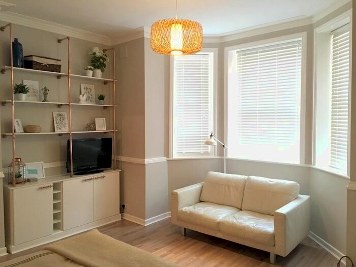 1 Bedroom Flat To Rent In Durley Gardens, Bournemouth, BH2