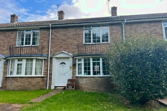 2 Bedroom Property To Rent In Queens Approach, Uckfield, TN22