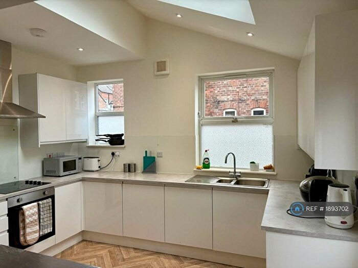 12 Bedroom Semi-Detached House To Rent In Lenton Boulevard, Nottingham, NG7