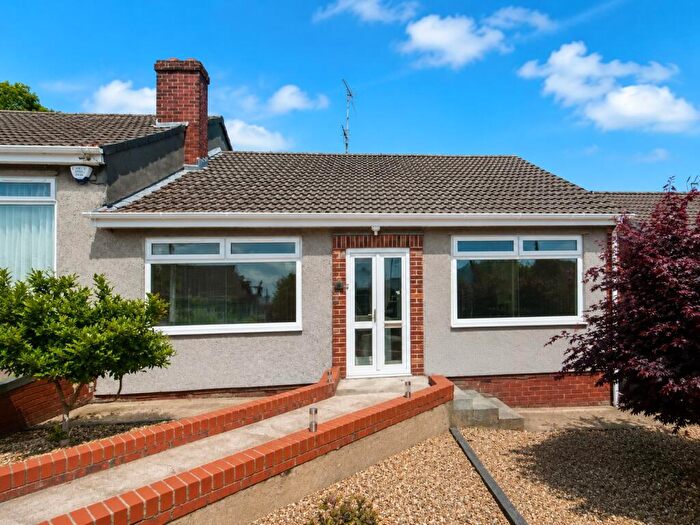 3 Bedroom Semi-Detached Bungalow For Sale In Dyrham Road, Bristol, BS15