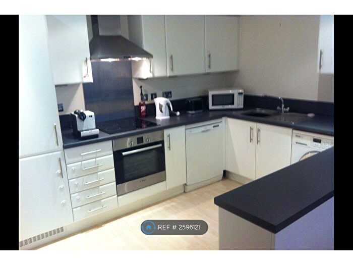 2 Bedroom Flat To Rent In Leamore Court, London, E2