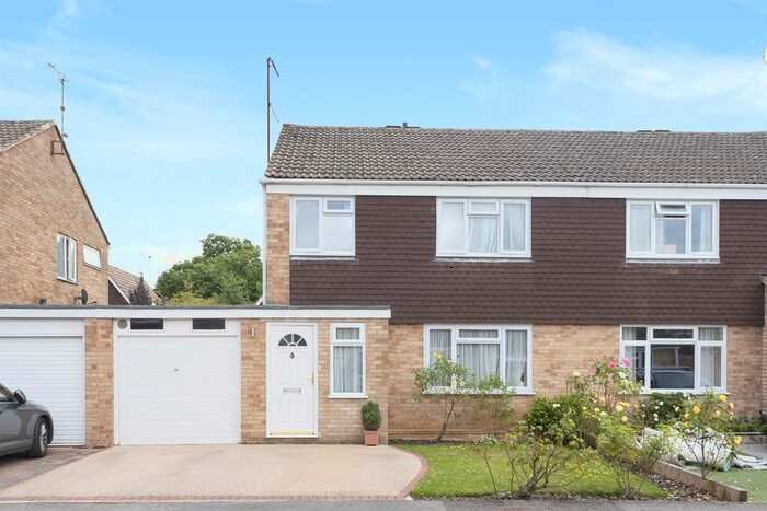 3 Bedroom Semi-Detached House To Rent In Pigott Road, Wokingham, RG40