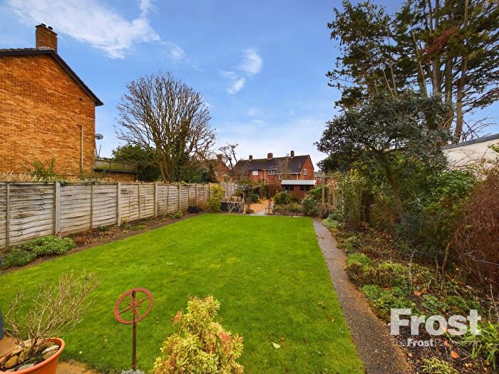3 Bedroom Terraced House For Sale In Cambria Gardens, Stanwell, Middlesex, TW19