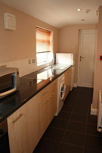 2 Bedroom Flat To Rent In Otterburn Terrace, Newcastle Upon Tyne, NE2