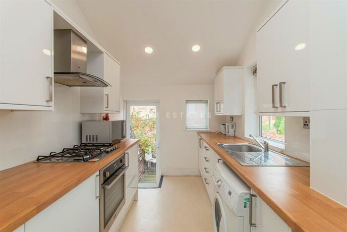 5 Bedroom Maisonette To Rent In Dinsdale Road, Sandyford, Newcastle Upon Tyne, NE2