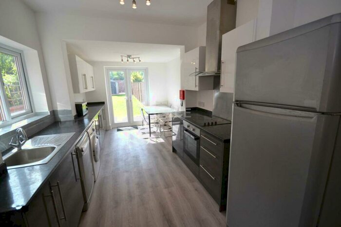 5 Bedroom Terraced House To Rent In St. Bartholomews Road, Reading, RG1