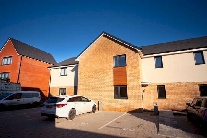 2 Bedroom Flat To Rent In Clos Y Gadwyn, Radyr, Cardiff, CF5