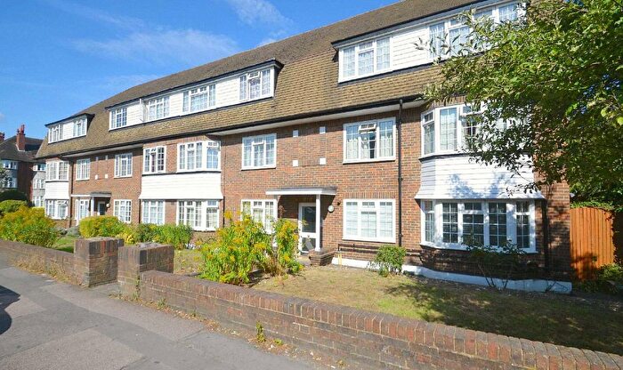 2 Bedroom Flat To Rent In Mulgrave Road, Sutton, Surrey, SM2