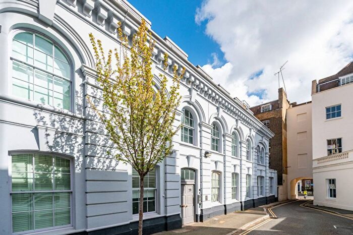 2 Bedroom Flat To Rent In Barter Street, Bloomsbury, London, WC1A