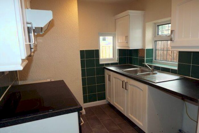 2 Bedroom Property To Rent In Coopers Road, Gravesend, DA11