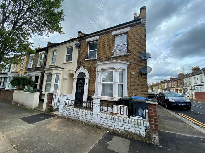 2 Bedroom Flat To Rent In Cary Road, London, E11