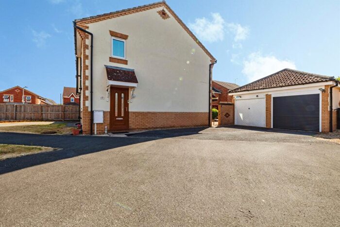 2 Bedroom Semi-Detached House For Sale In Old Chapel Road, Skellingthorpe, Lincoln, LN6