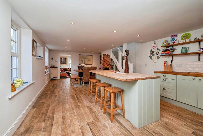 3 Bedroom Detached House For Sale In Yarmouth Road, Ormesby, Great Yarmouth, NR29