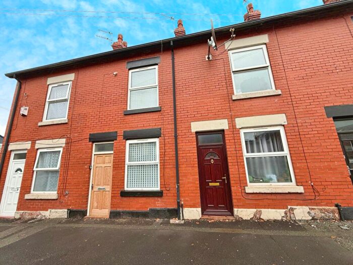 2 Bedroom House To Rent In Oldham Street, Hyde, Greater Manchester, SK14
