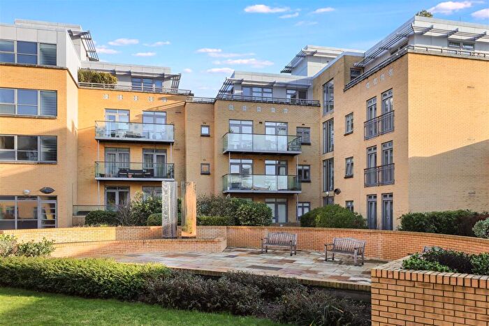 2 Bedroom Flat For Sale In Homerton Street, Cambridge, CB2