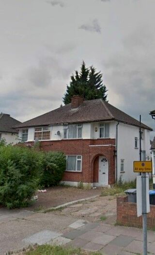 3 Bedroom Terraced House To Rent In The Mall, Kingsbury HA3