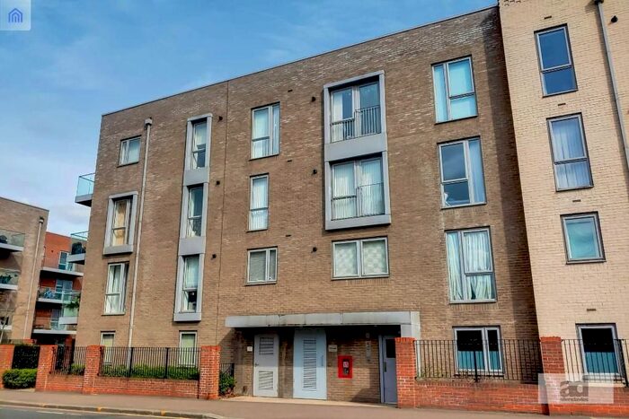 2 Bedroom Flat To Rent In High Road, Leyton, London, E10