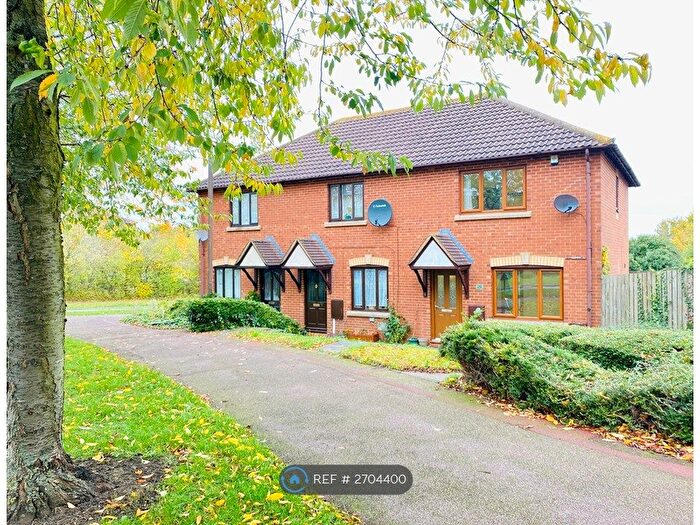 3 Bedroom Semi Detached House To Rent In Wadhurst Lane, Milton Keynes, MK7