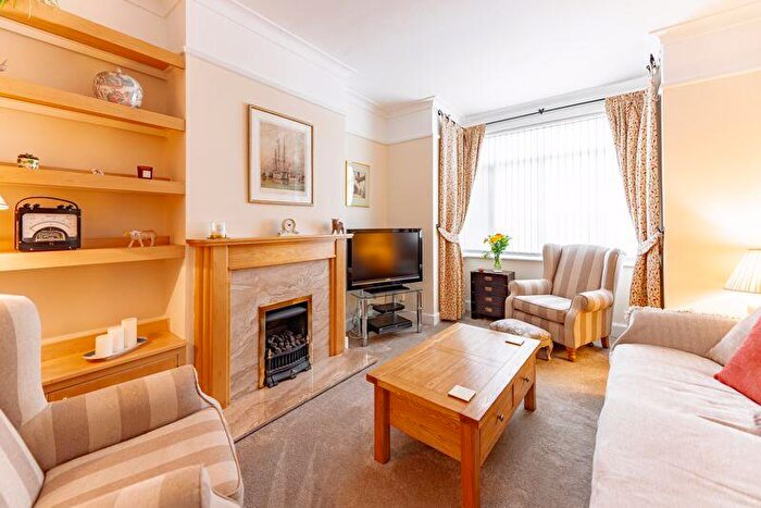 3 Bedroom End Of Terrace House For Sale In Chestnut Avenue, Southsea, PO4