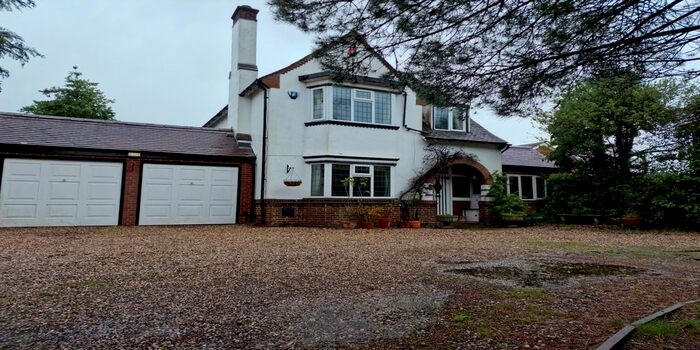 3 Bedroom Detached House To Rent In Holly Lane, Birmingham, B37