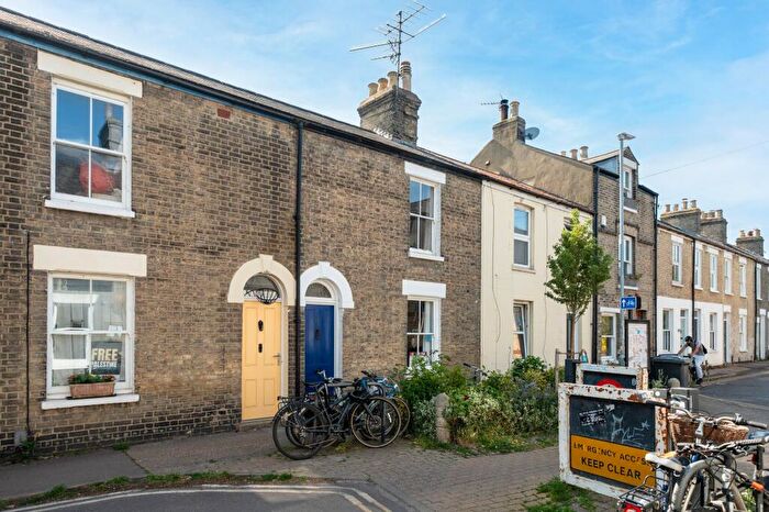 3 Bedroom Terraced House For Sale In Gwydir Street, Cambridge, CB1